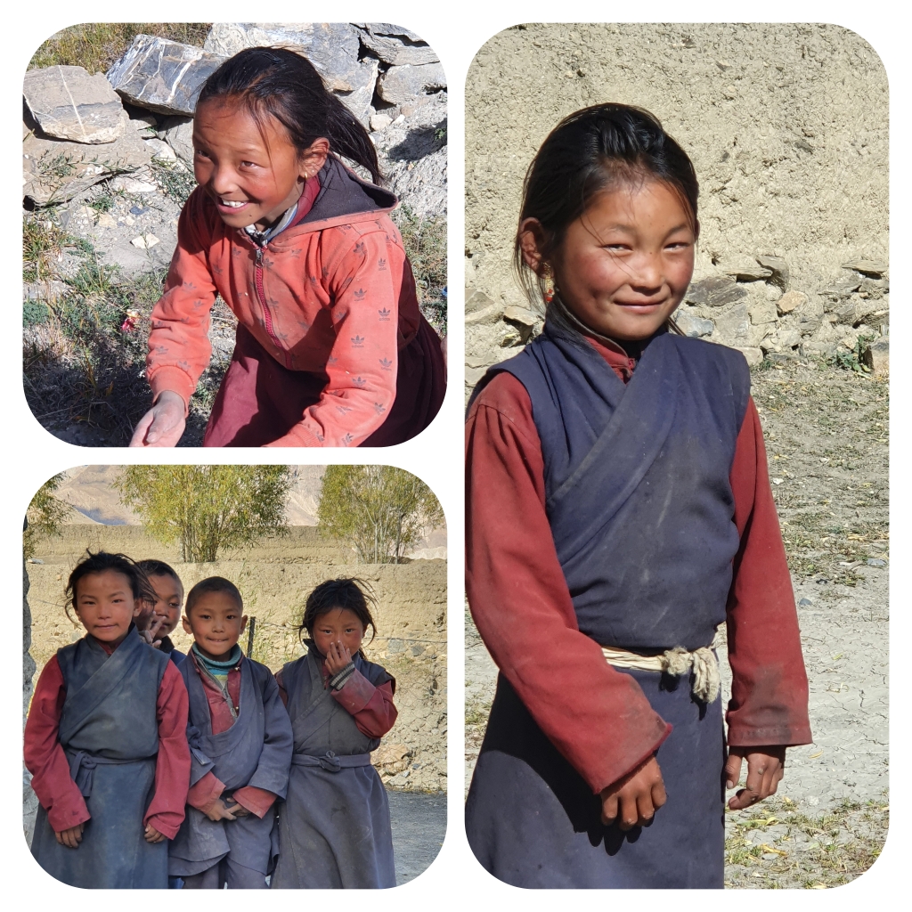 portarits jeunes écolières népal